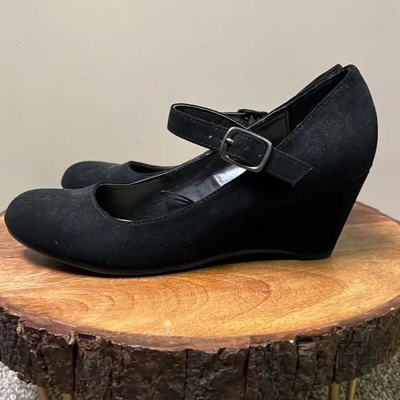 Black suede Booties - Picture 2 of 2